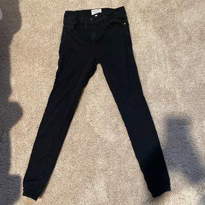 Frame l Black Skinny Ankle Jeans